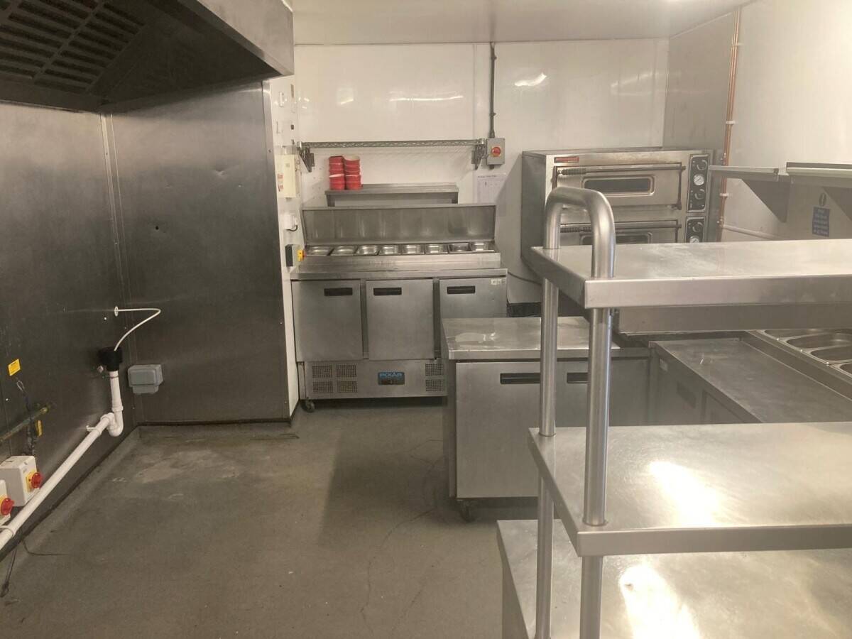 Restaurant to Lease in Prime A21 Location with Extensive Parking Photo 10