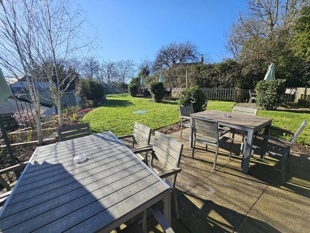 Iconic and Award Winning Free Of Tie Dorset Country Pub With A High Turnover & Exceptional Profits