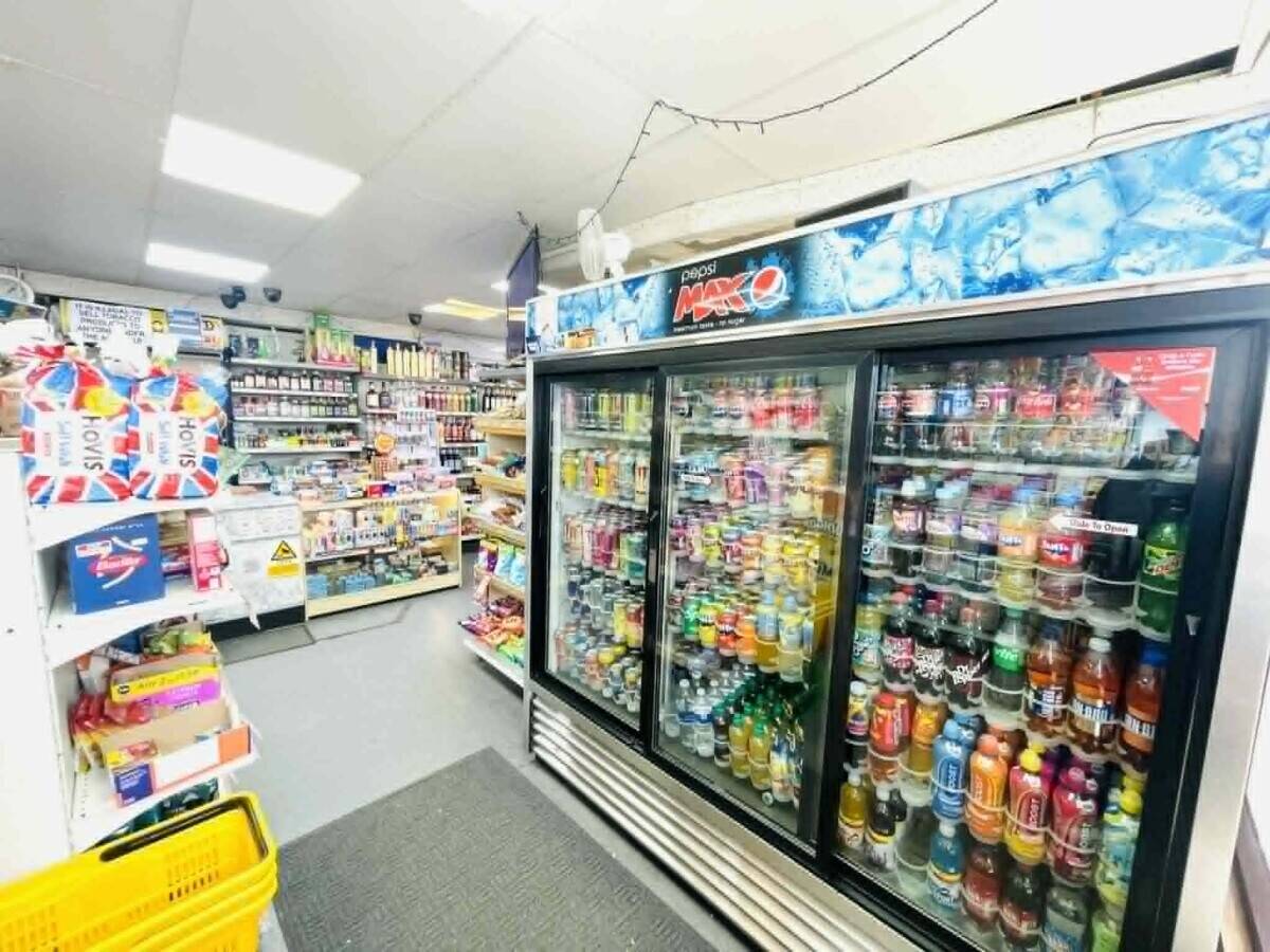 Off-license shop to sale Photo 10