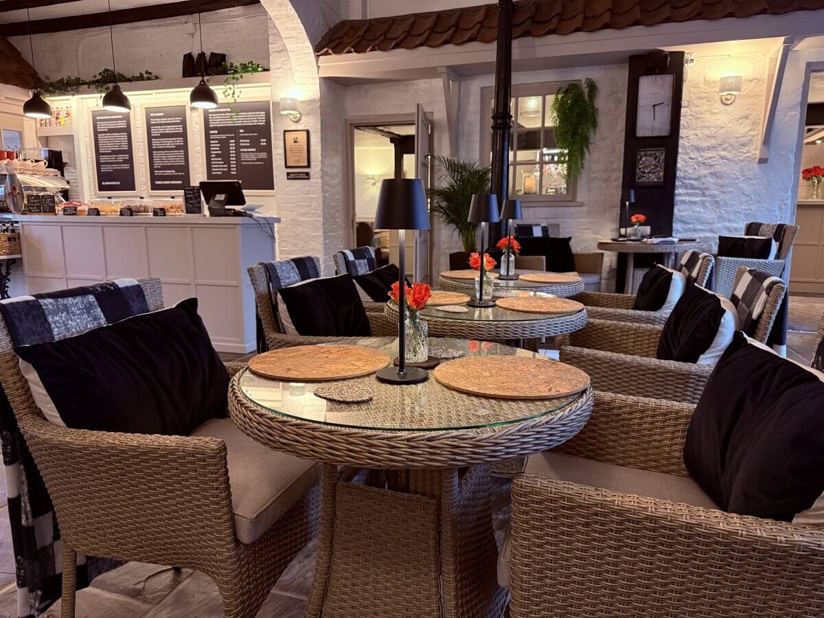 Exciting Organic Restaurant, Wine Bar, Events with Cookery School & Retail Planning Permission Photo 10