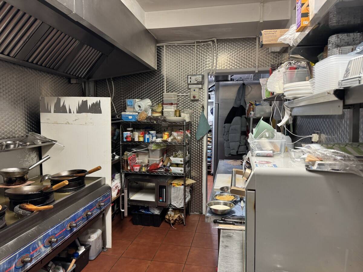 Modern Café Near University Area – Fully Equipped – Liverpool