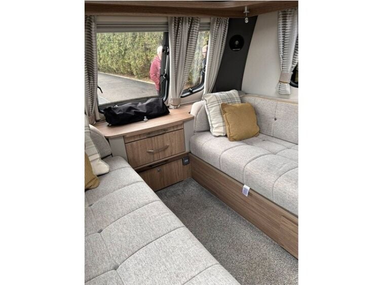 Drive Into Profit – Established Mobile Car Valeting Business Photo 10