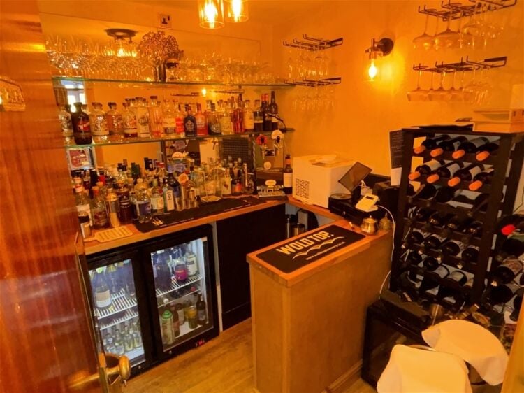Hotels For Sale in Scarborough Photo 10