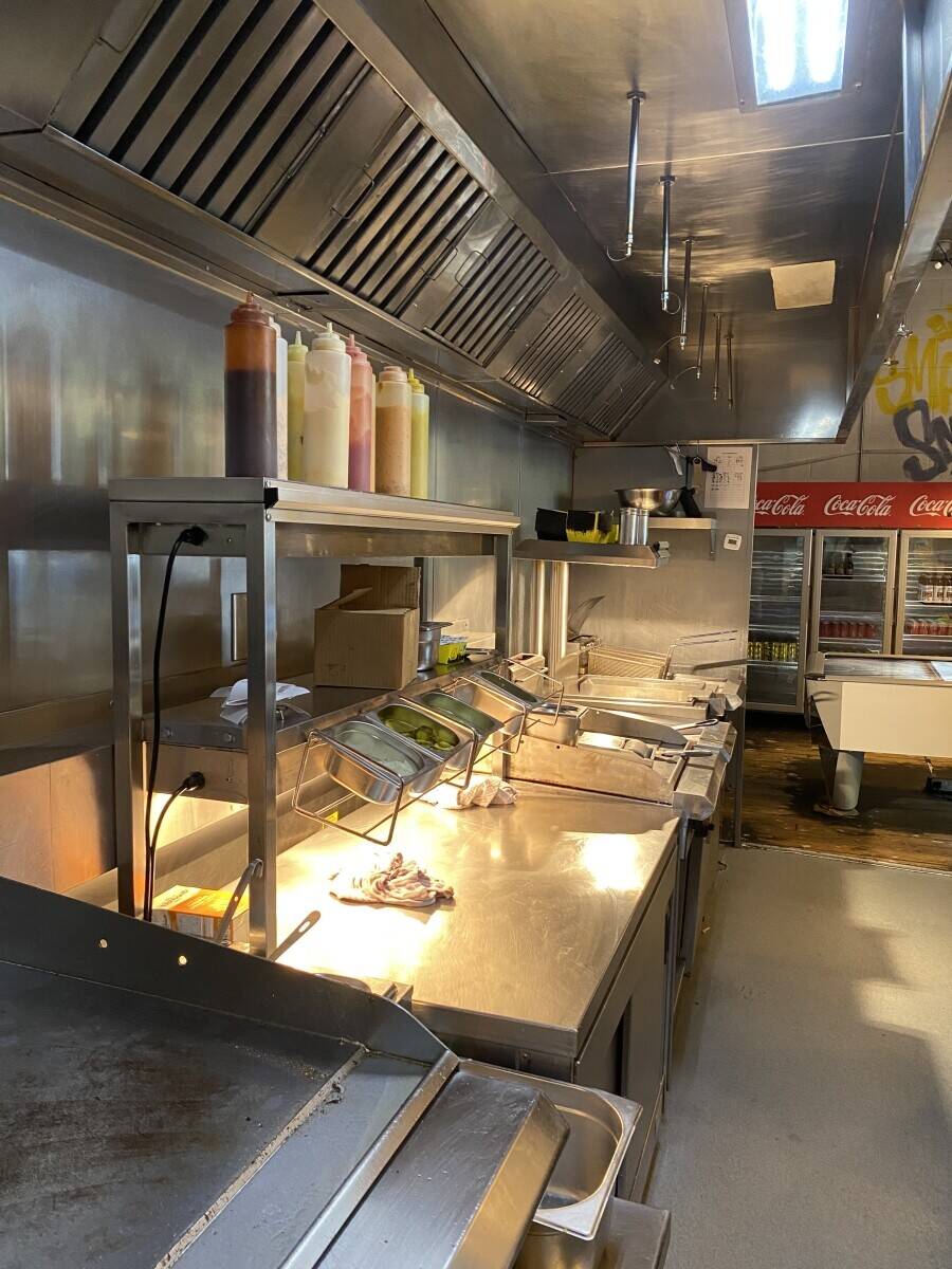 Restaurant/Takeaway/Bar/WHITECHAPEL Photo 10