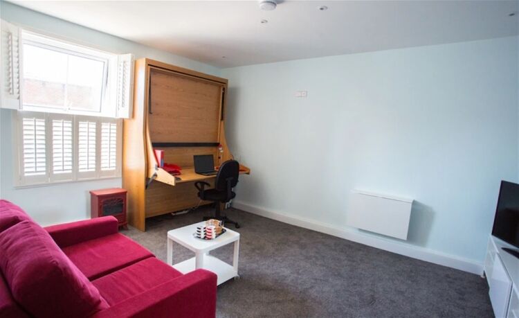 FREEHOLD LETTING APARTMENTS IDEAL INVESTMENT  RESTART OPPORTUNITY WEST SUSSEX Photo 10
