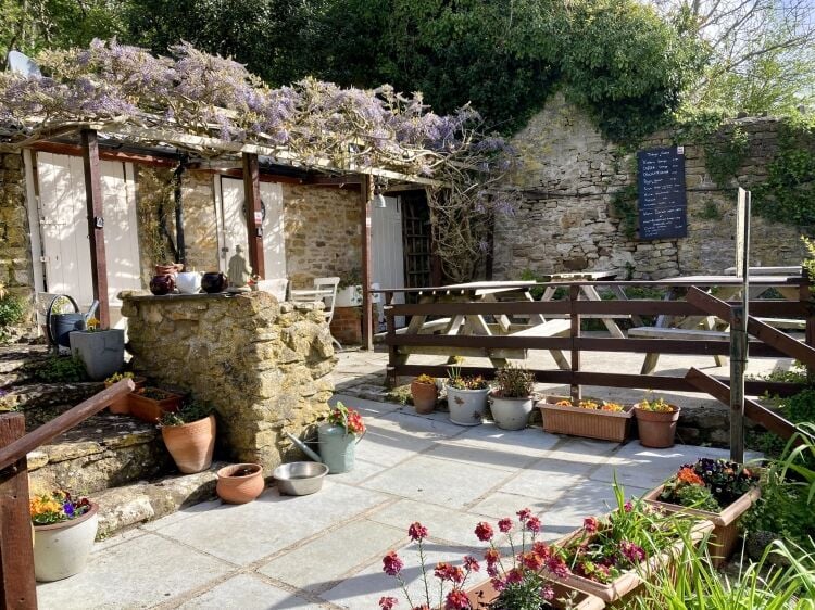 TEA ROOM & TEA GARDEN with ACCOMMODATION Photo 10