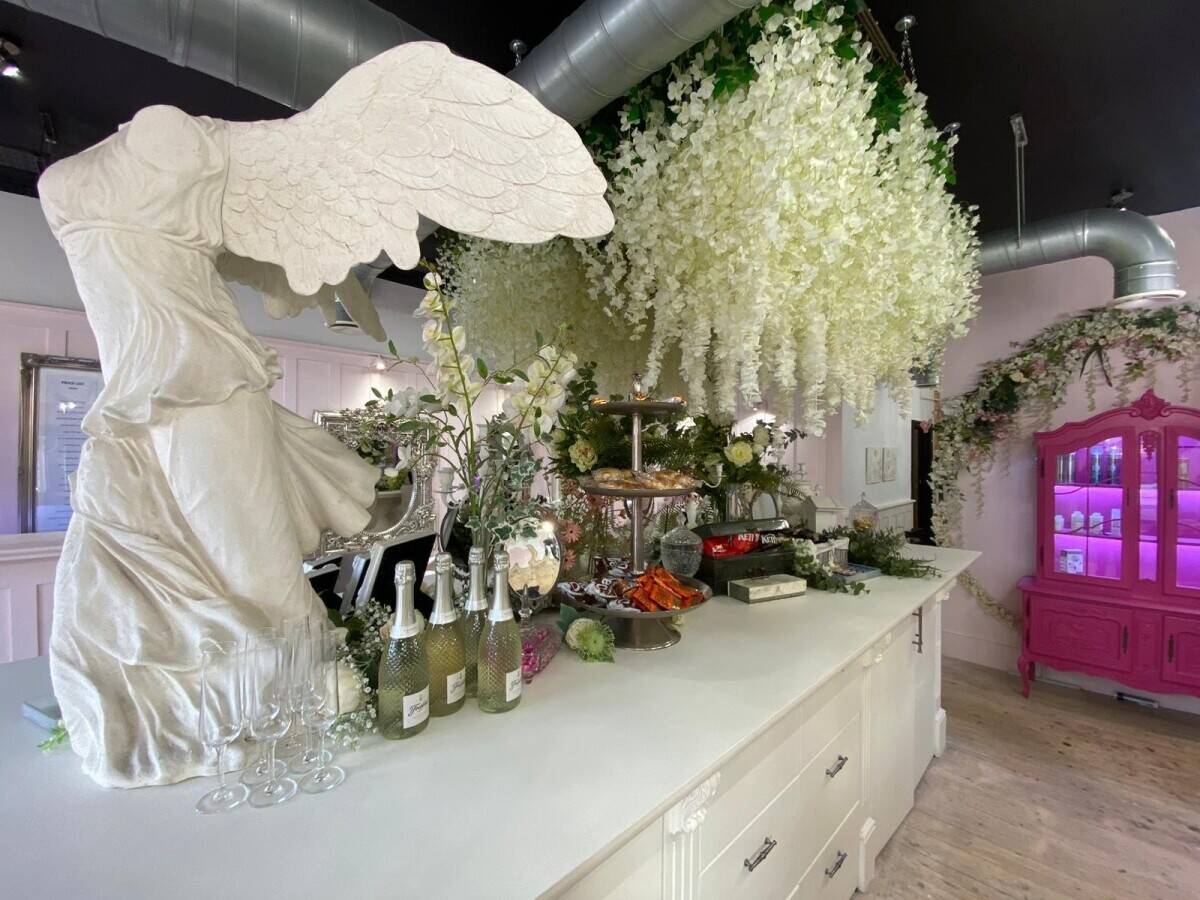 Hairdressing shop for Sale in Ashford with Accommodation
