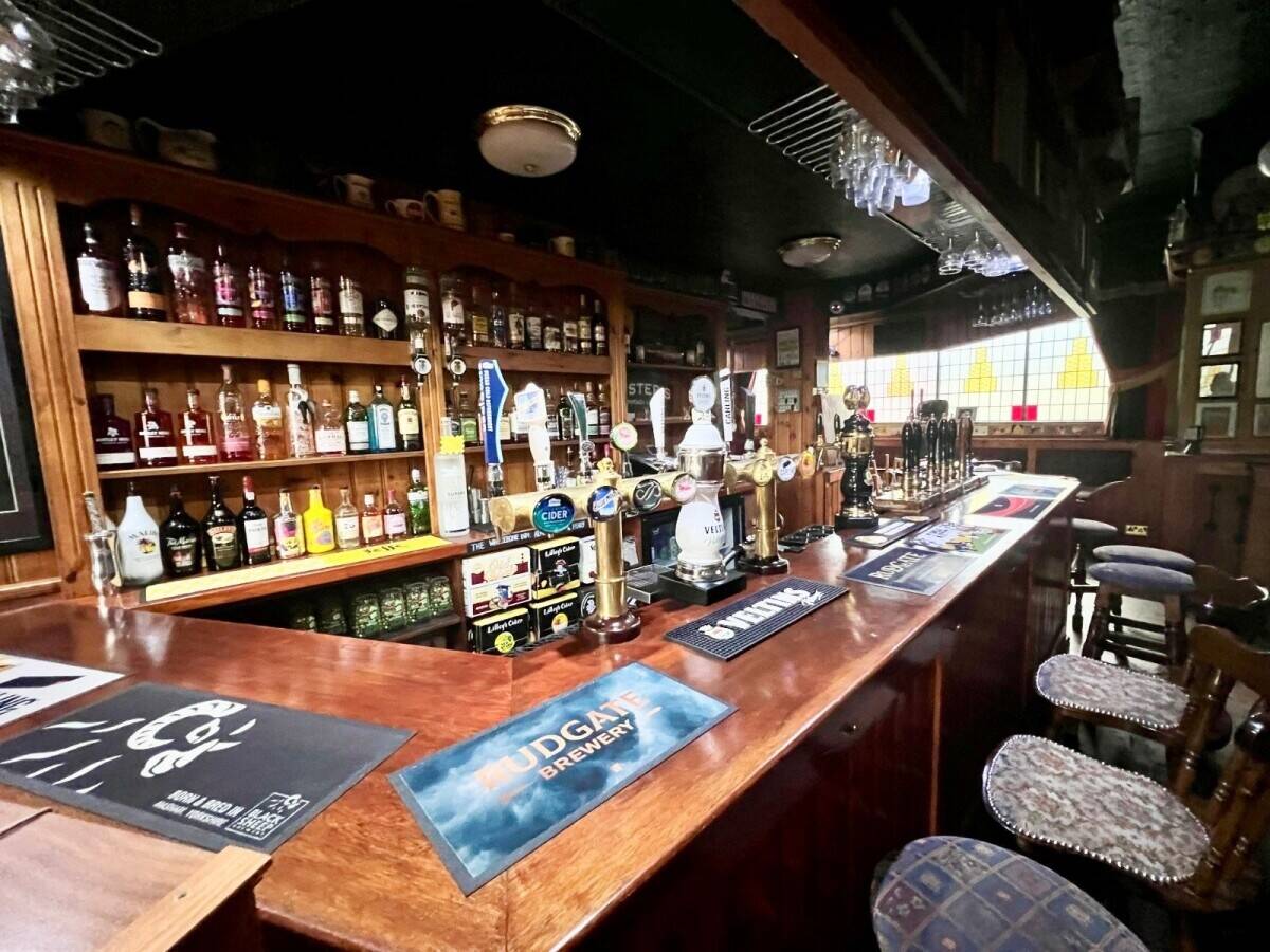 EAST YORKSHIRE - TRADITIONAL 4 BEDROOM PUBLIC HOUSE Photo 10