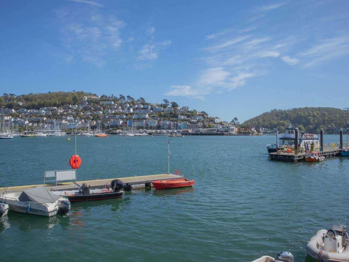 DEVON - B&B AND BISTRO IN CENTRE OF PICTURESQUE SOUTH HAMS HARBOUR TOWN Photo 10