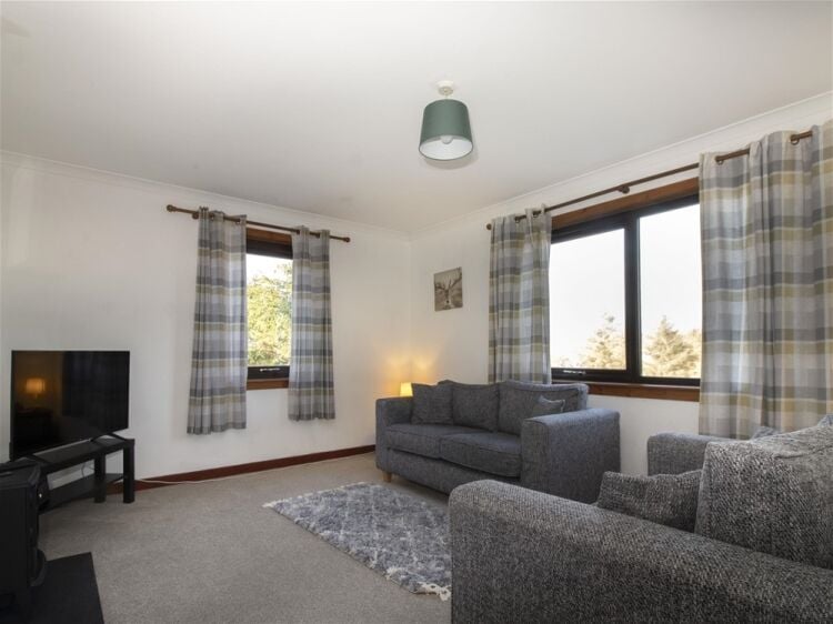 Staffin Caravan & Camping Site with Detached 5-Bedroom House & Self-Catering Accommodation Photo 10