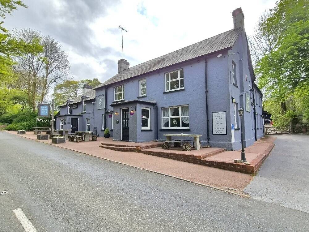 Dartmoor Inn & Hotel Set In 2.5 Acres WIth 9 Letting Rooms & 3 Bedroom Owner's Cottage