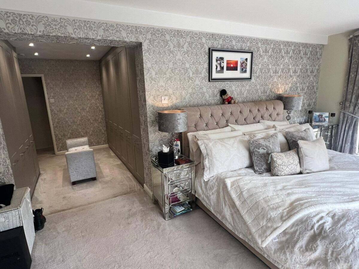 Exquisite Detached Period Guest House with Extensive Gardens and Luxury Owner’s Accommodation in a D