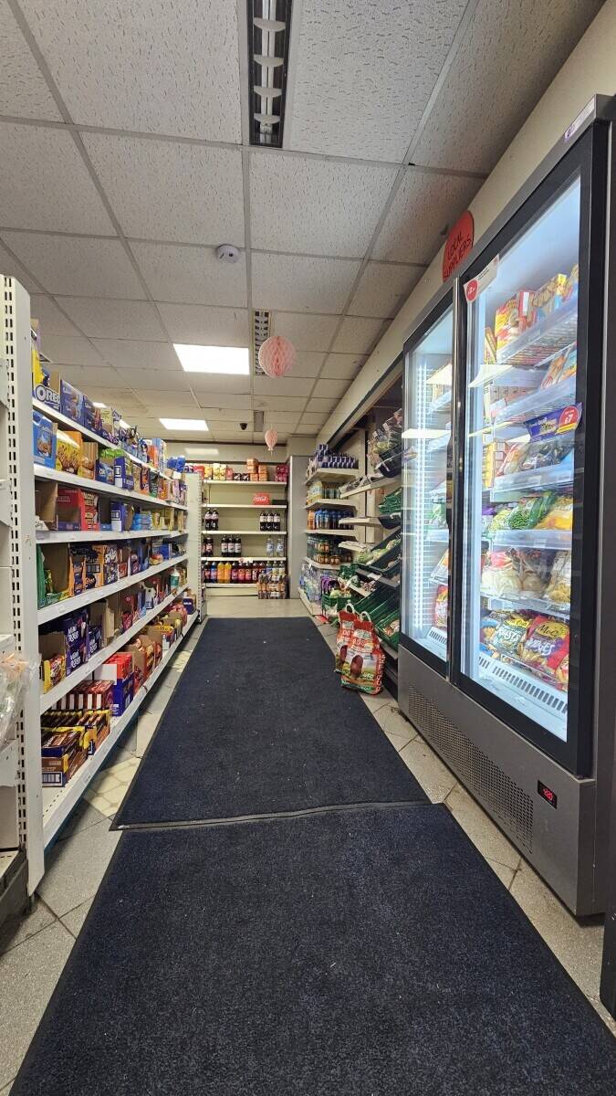 C onvenience store Costcutter and Post Office 