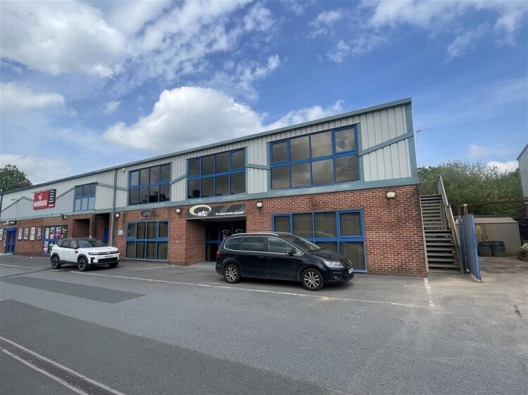 Substantial office spaces in popular Business Park For Sale in Newton Abbot Photo 10