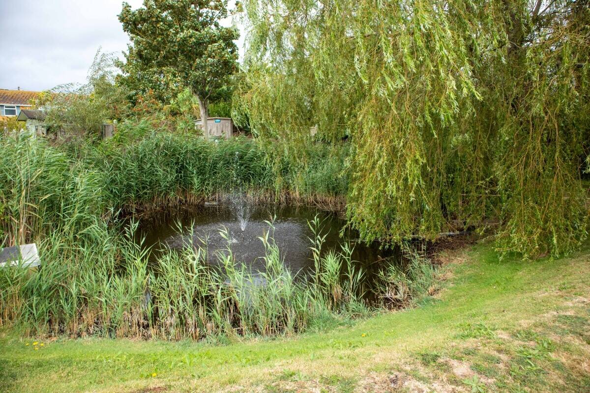KENT - IMMACULATE GUEST HOUSE, FAMILY HOME OR DEVELOPMENT PROJECT