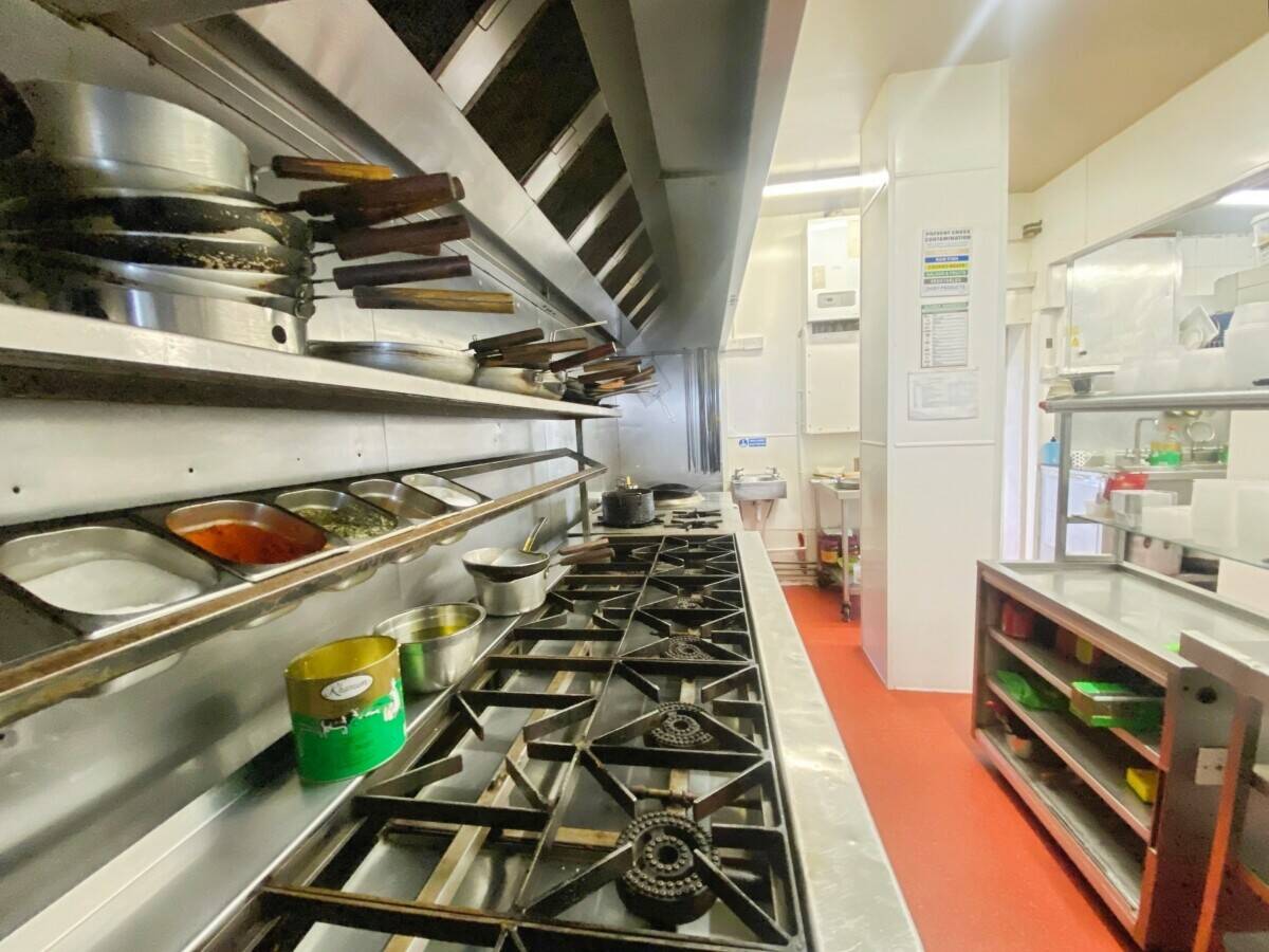 Busy Local Takeaway with Established Reputation - Woodley, Reading Photo 10