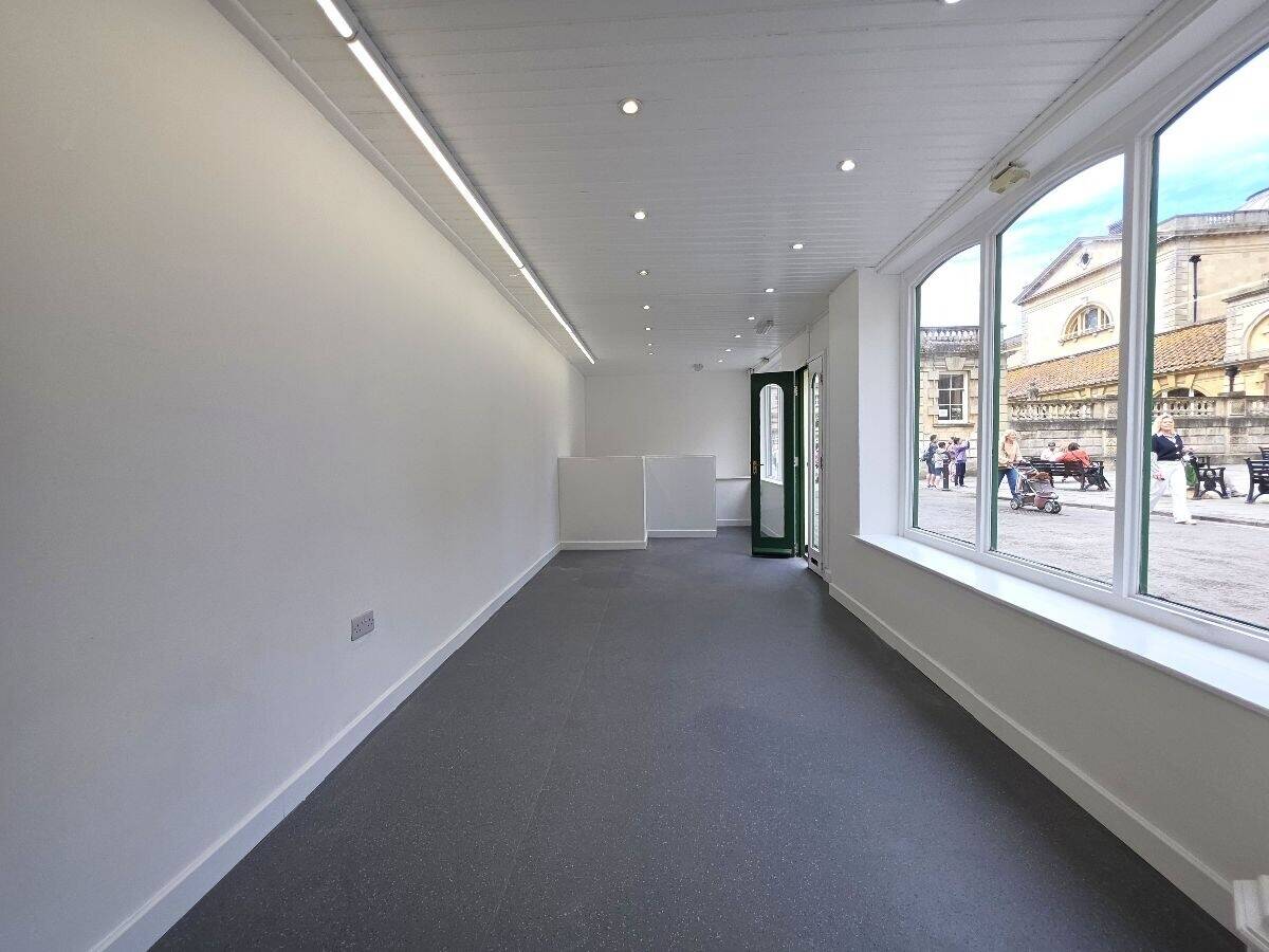 Bath City Centre Overlooking Abbey & Roman Baths - New Lease Available