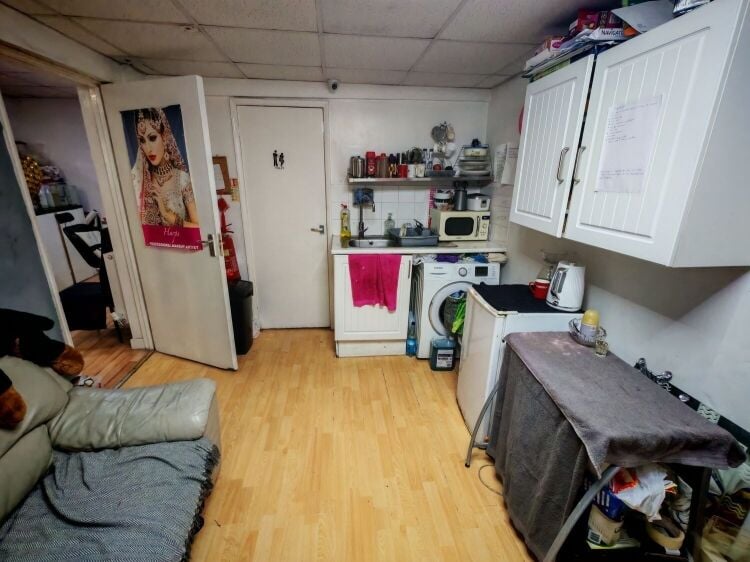 Fully Equipped Hair, Beauty & Aesthetics Salon - Retirement Sale - Derby Photo 10