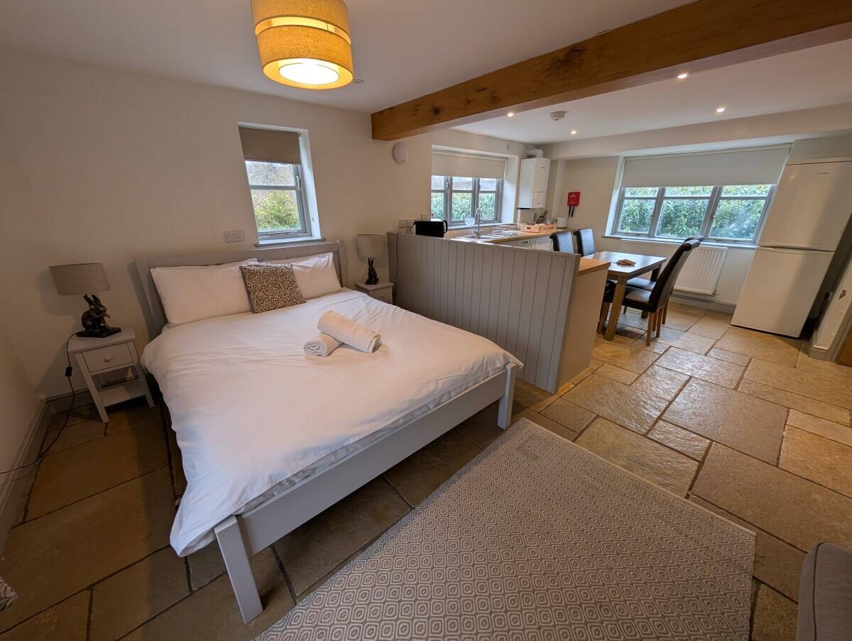 SHROPSHIRE - MAIN ROAD COUNTRY INN WITH LETTING ROOMS Photo 10