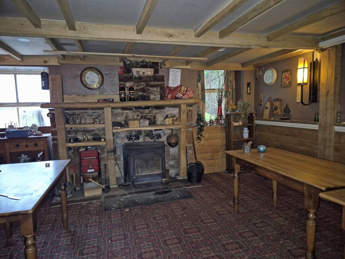 CUMBRIA - HISTORIC PUBLIC HOUSE WITH LOG CABIN AND YURT ACCOMMODATION