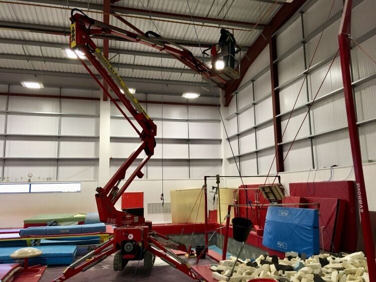 MOBILE ELEVATED WORK PLATFORM (CHERRY PICKER) HIRE Photo 10