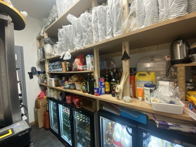 Busy, Popular, Spacious Greek Restaurant Kingston Upon Thames, SW London Photo 10