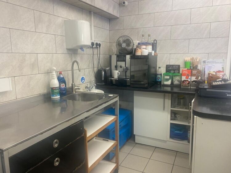 Leasehold Café Located In Warwick Photo 10
