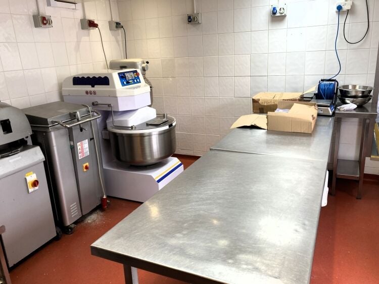 VERSATILE EMPTY HIGH STREET PREMISES Photo 10