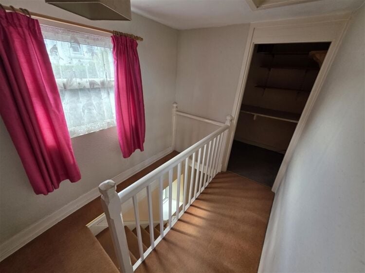 Auction Lot: Spacious Detached 3-Bedroom House with adjoining Workshop & Ample Parking For Sale in Newton Abbot Photo 10