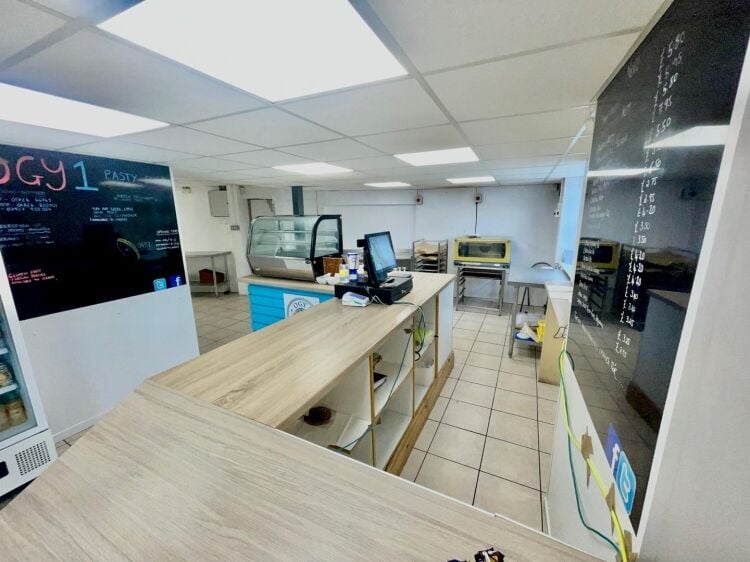 Leasehold Bakery Located St Austell Photo 10