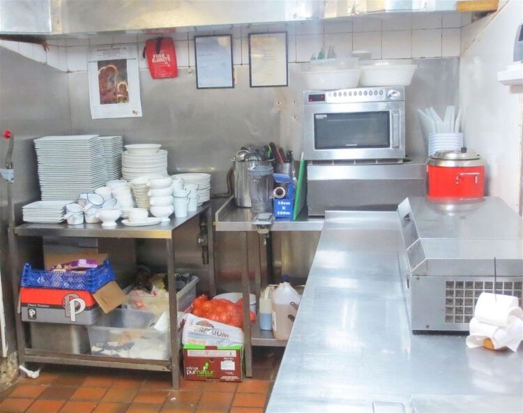 Exceptional superbly fitted & equipped fish & chip restaurant & takeaway in North London