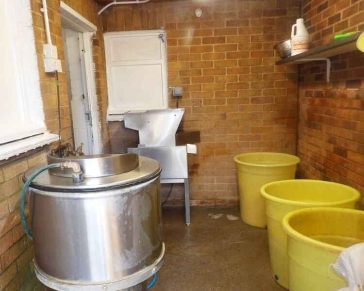Well established fish & chip shop trading over 5 days weekly with no deliveries in north east Lincolshire