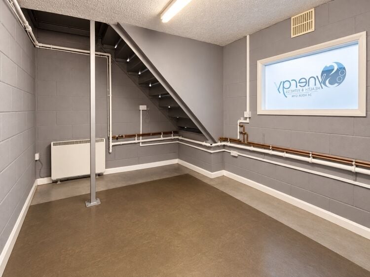 Versatile Commercial Premises To-Let  Located In Retford, Nottinghamshire Photo 10