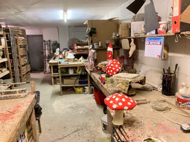 TOURIST ATTRACTION – GIFT/SOUVENIR RETAIL, ORNAMENT RETAIL & MANUFACTURING, SNACKS & GARDENS