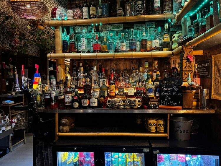 Tiki Bar & Darts Den for sale in Glasgow City Centre with cocktails, Thai cuisine, and darts. Photo 10