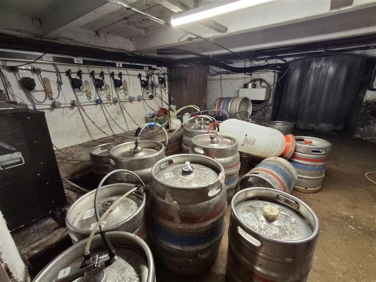 Licenced Trade, Pubs & Clubs For Sale in Burton-on-Trent Photo 10