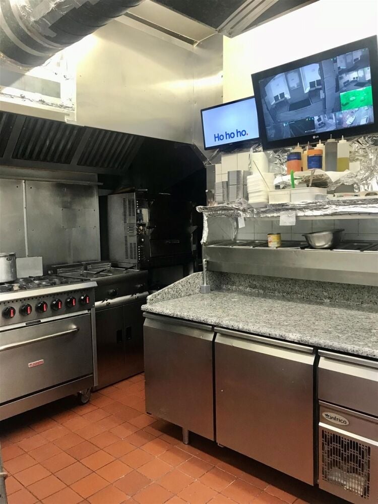 Long Leasehold Italian and Hot Food Takeaway with Accommodation – Chorley