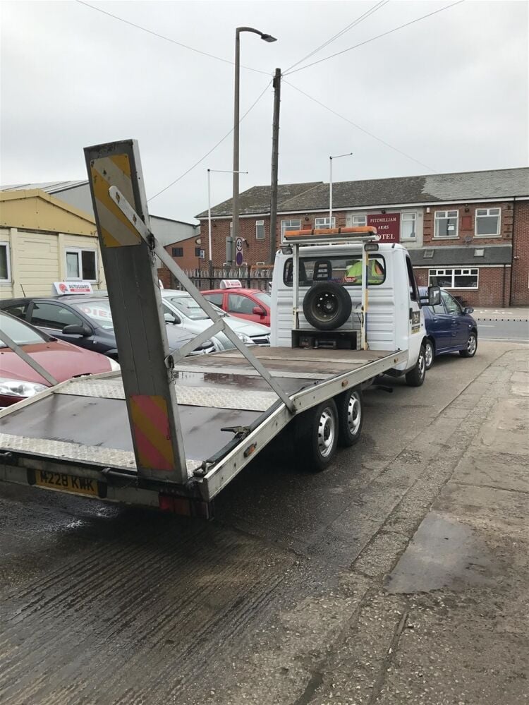 QUALITY USED AUTO SALES & VEHICLE REPAIRS CENTRE IN ROTHERHAM Photo 11