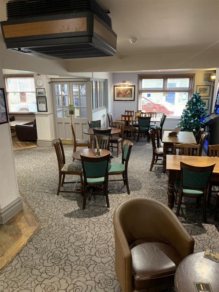 IMPRESSIVE PUBLIC HOUSE/RESTAURANT & HOTEL IN CHATTERIS TOWN CENTRE