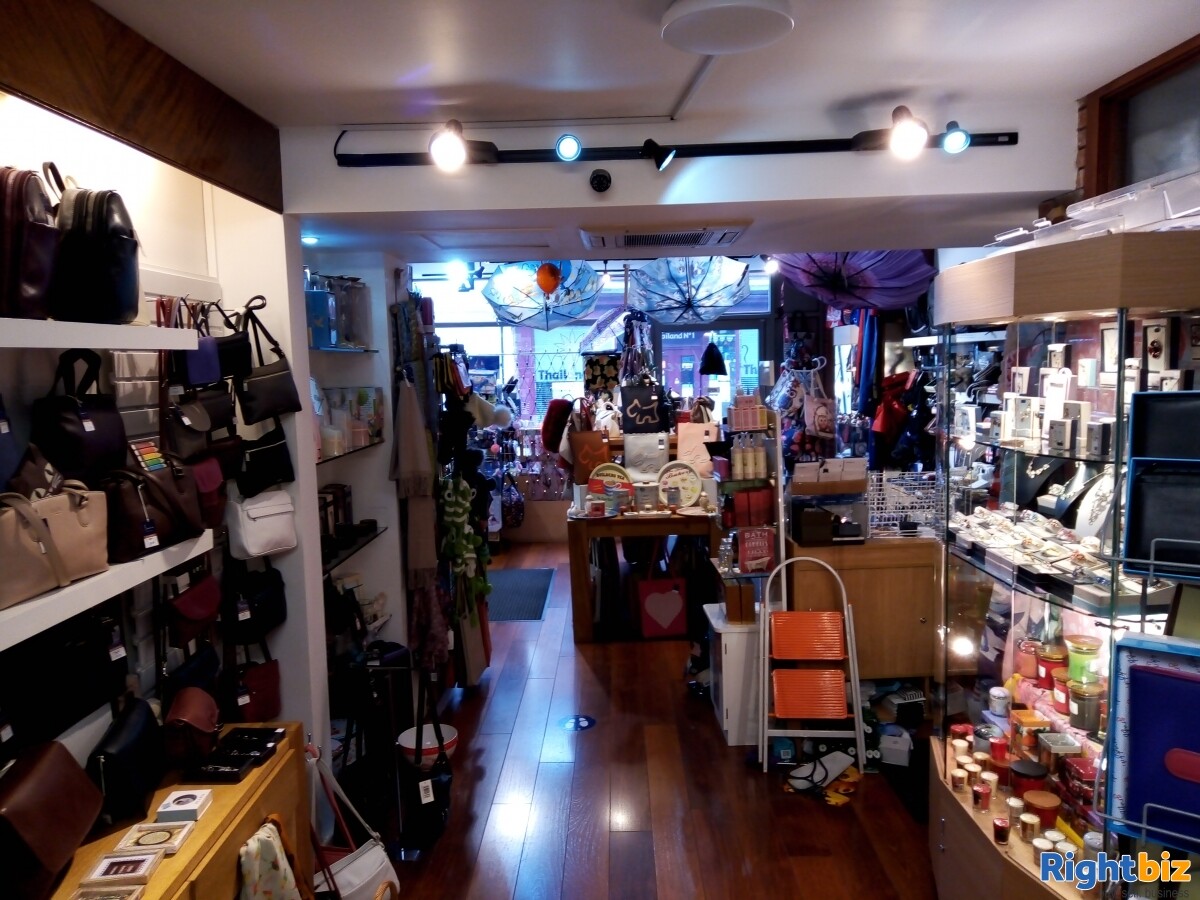 Well Established Handbag and Accessories Store in Lincoln. Premium Bailgate Location Photo 11