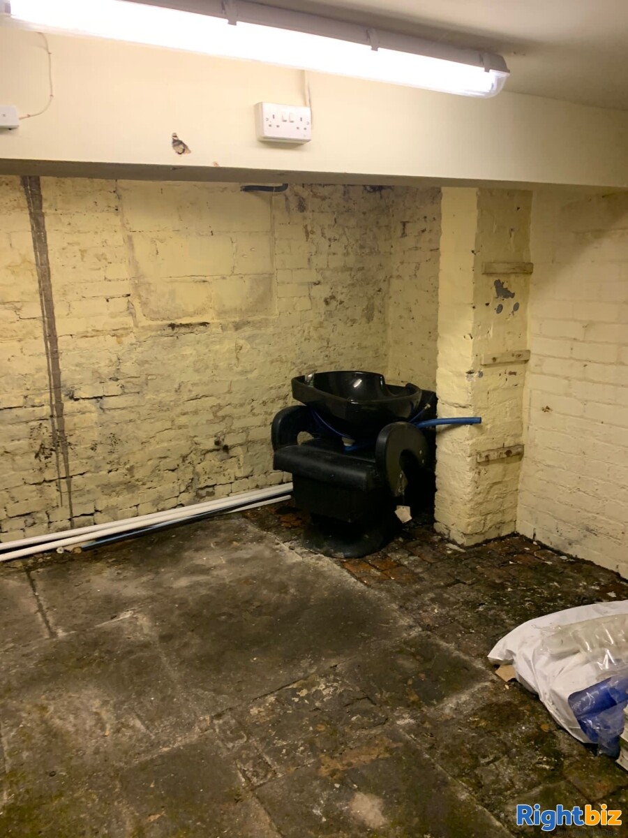 FREEHOLD BUILDING AND BUSINESS FOR SALE IN PRESTWICH