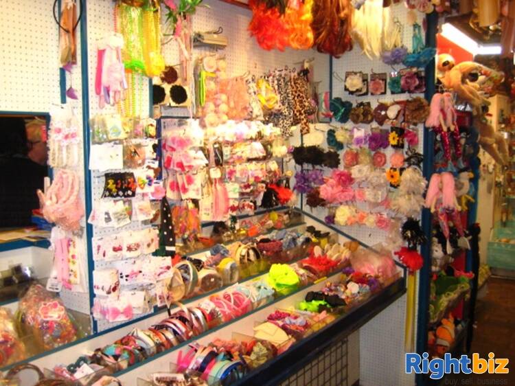 Freehold Gift Shop Located In East Looe Photo 11