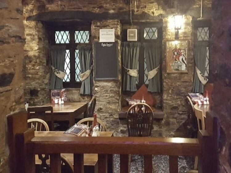 Popular Bistro with Living Accommodation For Sale Photo 11