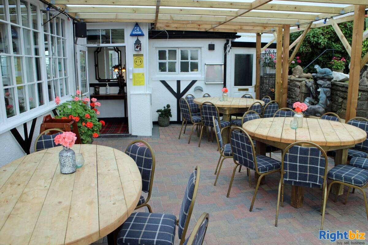 GWENT - WELL KNOWN FOOD LED COUNTRY PUB WITH PANORAMIC VIEWS OF SURROUNDING COUNTRYSIDE Photo 11