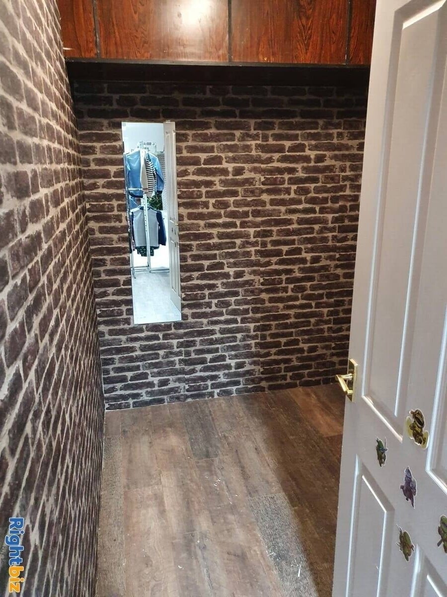 LEASEHOLD BARBERSHOP/LAUNDRY FOR SALE