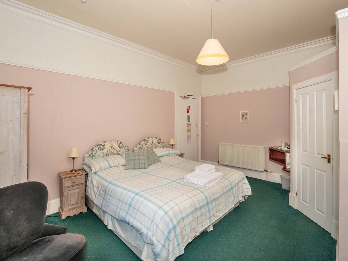 Popular Victorian Guest House in Annan Photo 11