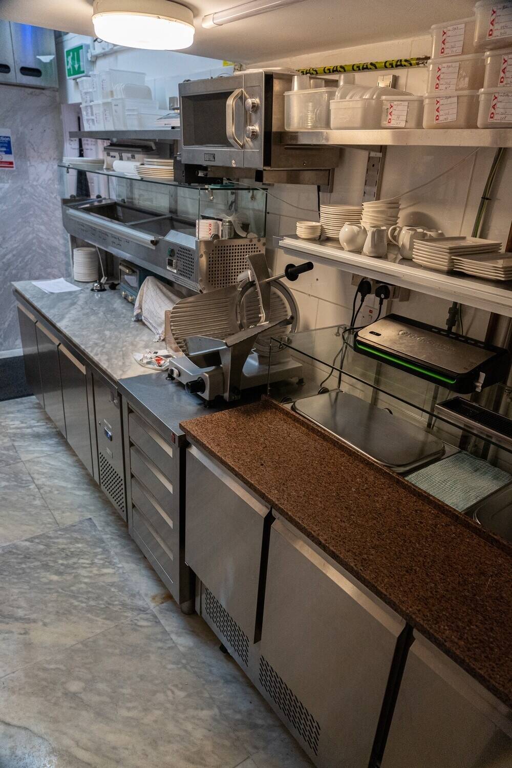 Operational Italian restaurant near Stansted Photo 11