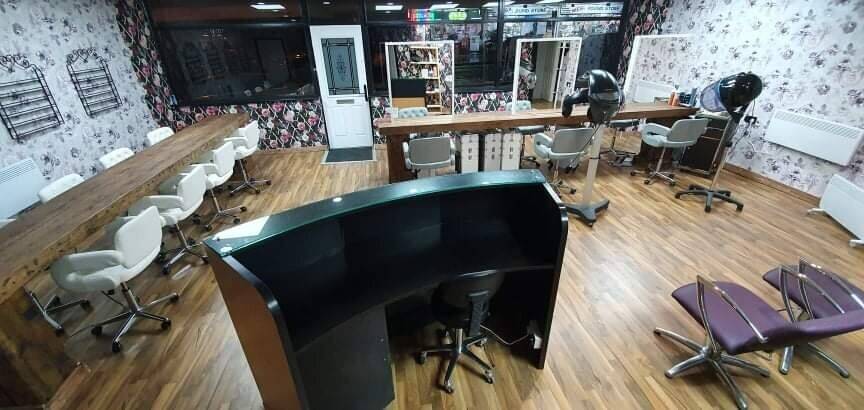 Leasehold Unisex Beauty Salon For Sale In Wakefield town centre