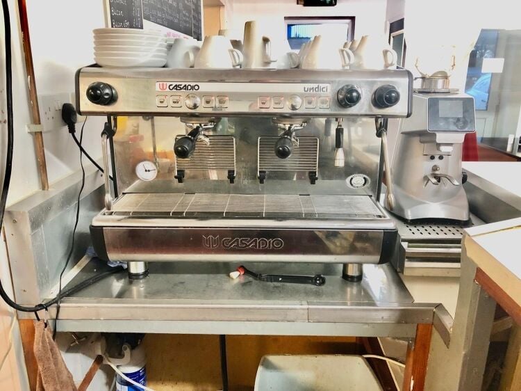Freehold Café Located In Roche