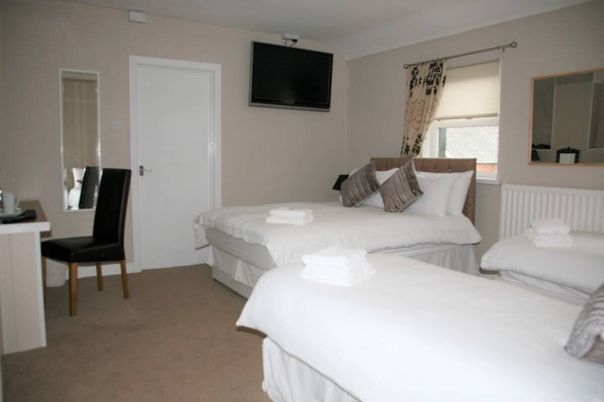 Country Inn for sale or let in Kirkbride Cumbria. Less than 1k GBP per month. Unbelievable! Photo 12